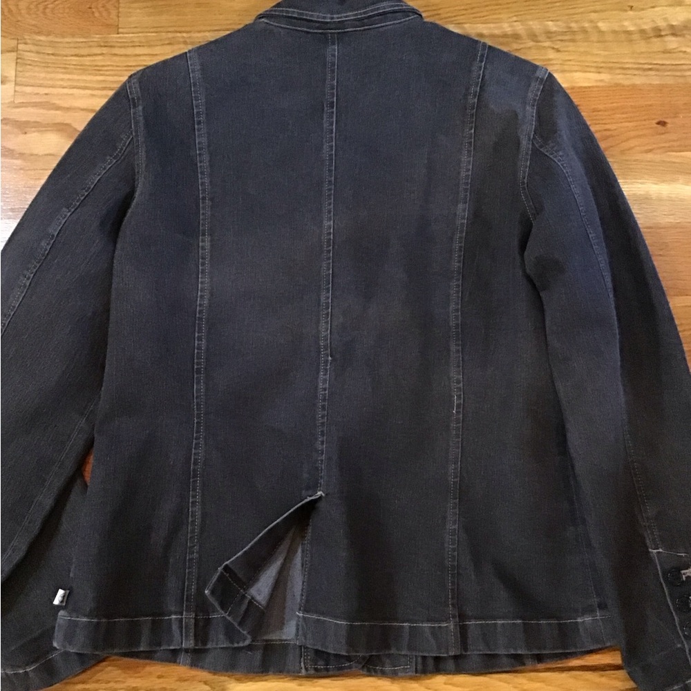 Woman’s size 16 Duckhead blue Jean denim, button down with pockets jacket - Picture 3 of 6